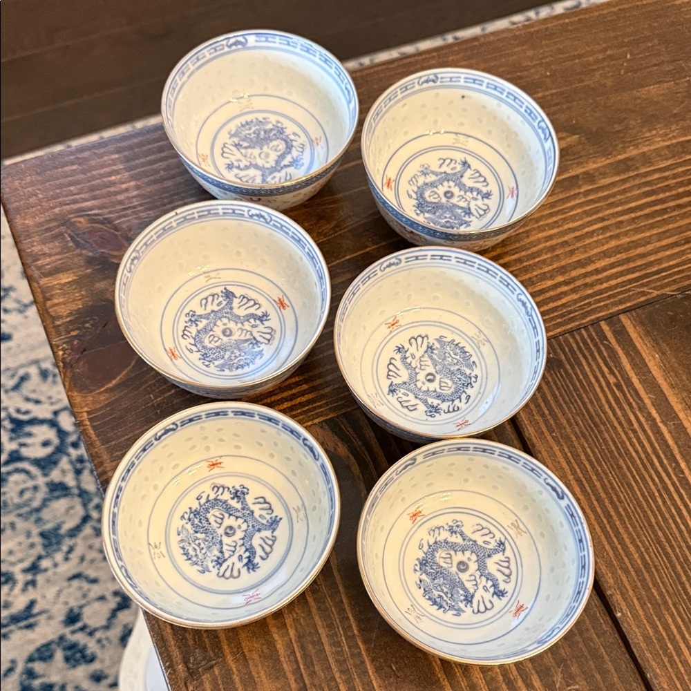 Elegant Blue and White Patterned Bowl Set - Picture 4 of 6